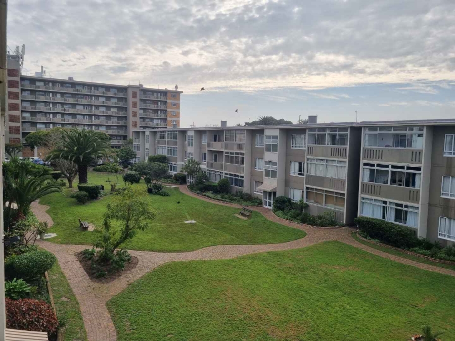 2 Bedroom Property for Sale in Claremont Western Cape